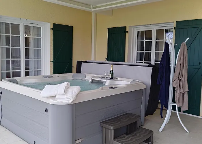 Petit Du Nougues Holiday home Garrey