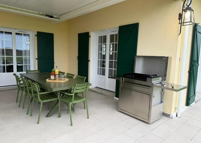 Petit Du Nougues Holiday home Garrey